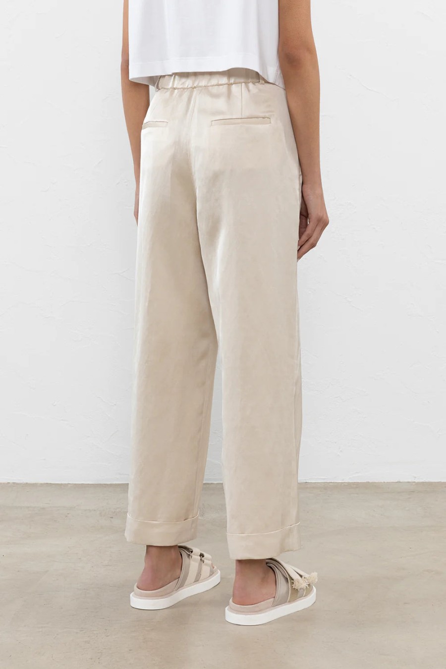 Peserico Pants | Pant With Darts In Letter Paper