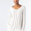 Kinross Cashmere Tops | Wide Rib V-Neck - Champagne